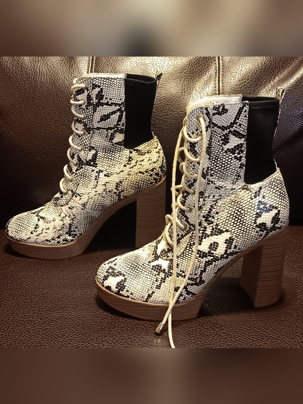 So Me White Snakeskin Lace Up Boots Size 10 - Picture 2 of 9
